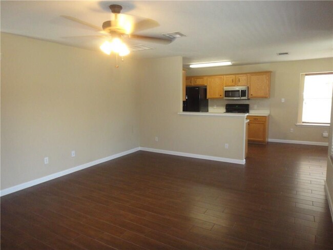 Building Photo - 809 Chiselpoint Cove