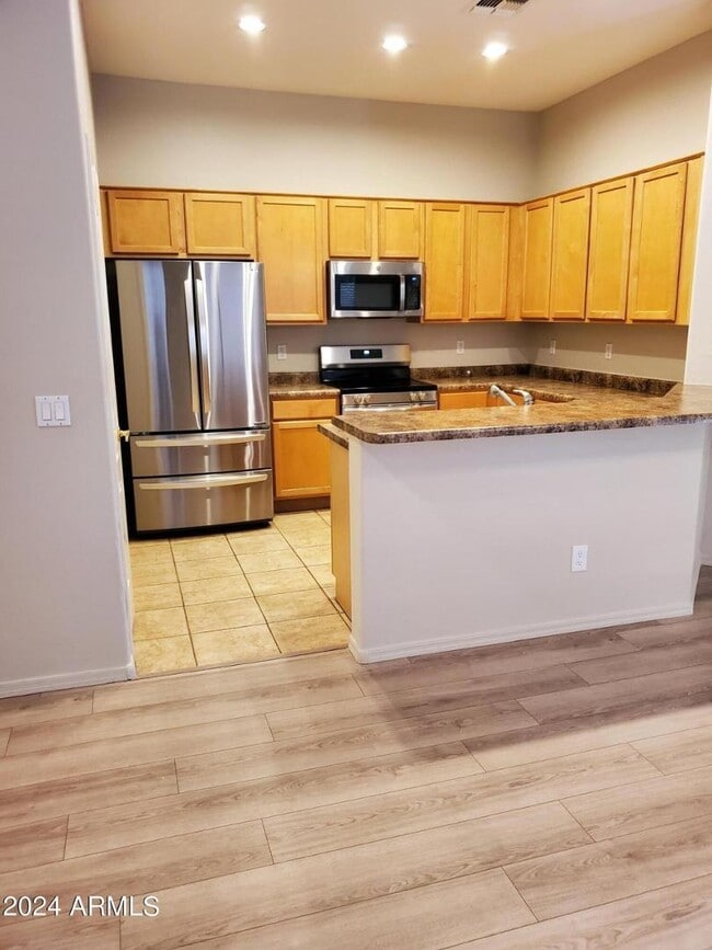 Building Photo - 1864 W Olive Way