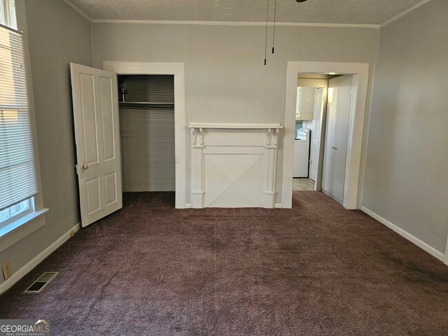 Building Photo - 1325 3rd St