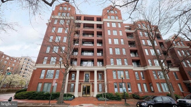 Building Photo - 955 26th St NW