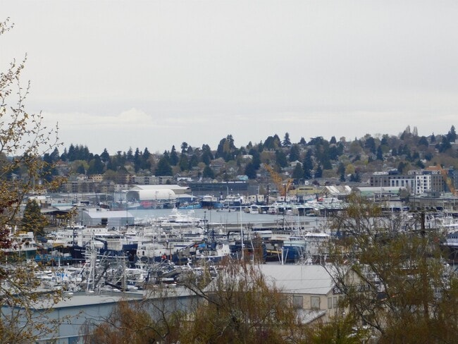 Building Photo - 3608 14th Ave W