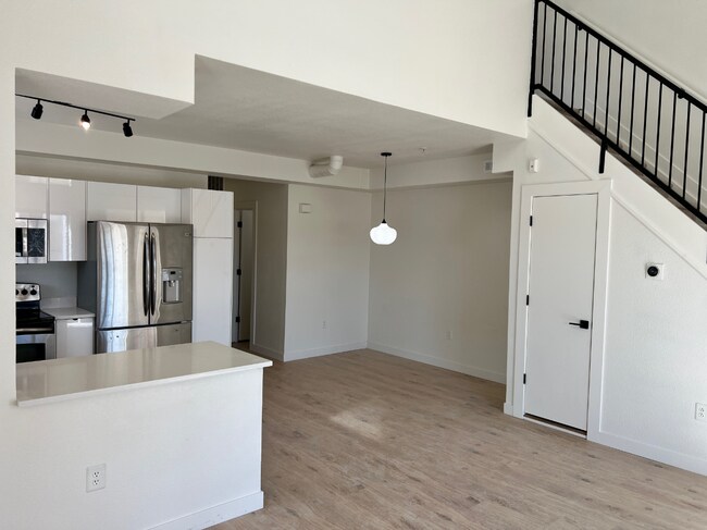 Building Photo - AVAILABLE JULY! Fully-remodeled RiNo Townhome!