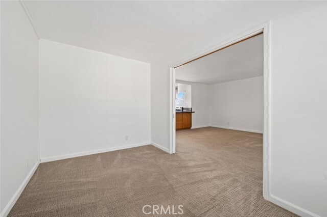 Building Photo - 585 Glenneyre St