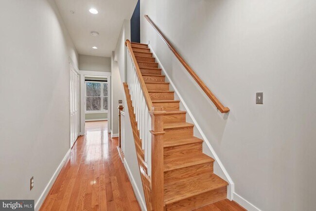 Building Photo - 2735 Cassedy St