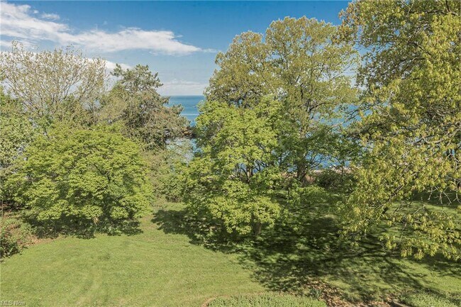 Building Photo - 283 Corning Dr