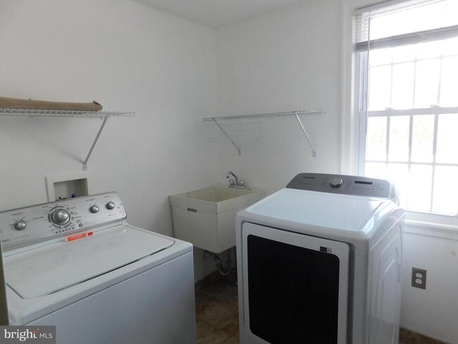 Building Photo - 737 Churchville Rd