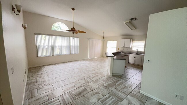 Building Photo - Come see this beautiful 3 bedroom, 2 bath, 2 car garage home for rent near Citrus Park Mall!