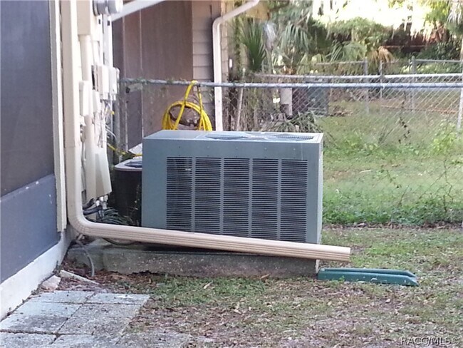 Building Photo - 210 Talmage Ave