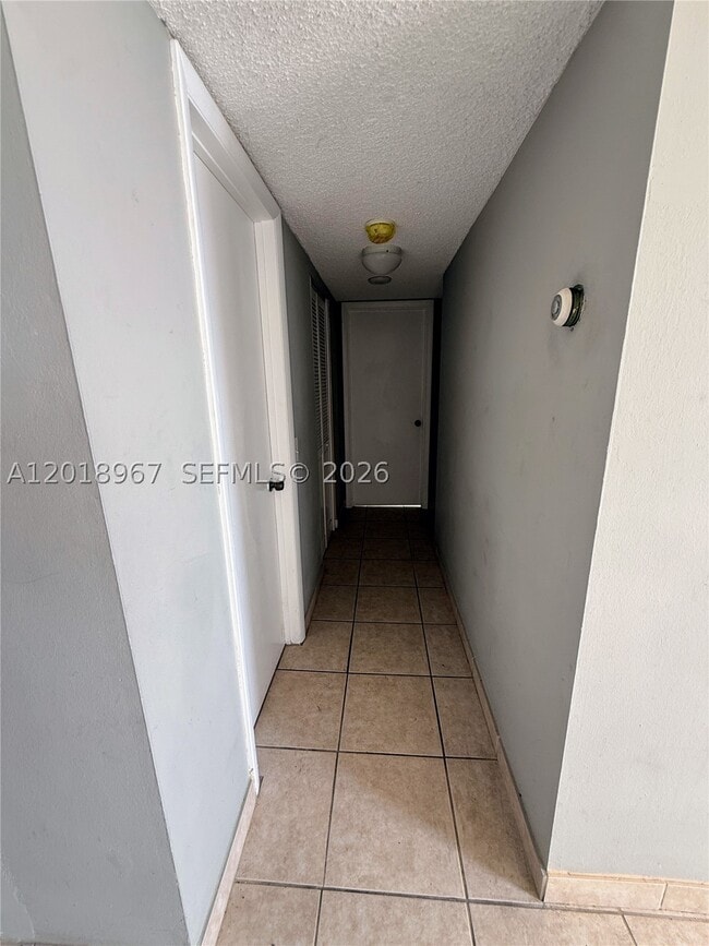 Building Photo - 2025 NE 164th St