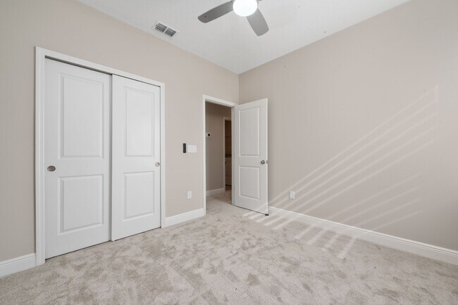Building Photo - 6541 Rover Wy