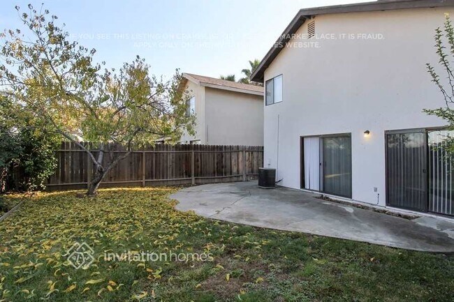 Building Photo - 1225 Rio Cresta Way