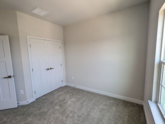 Building Photo - Gorgeous New Construction (never lived in)...