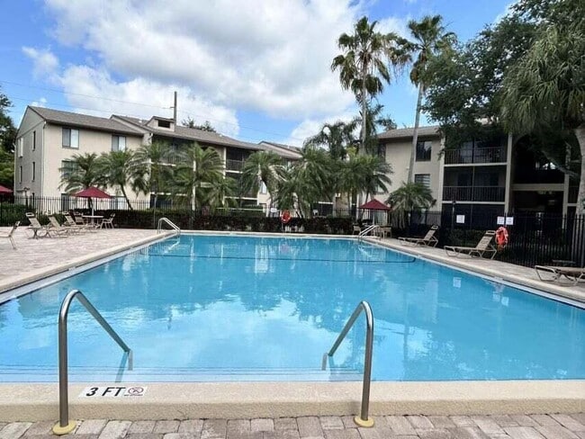 Building Photo - 209 Foxtail Dr