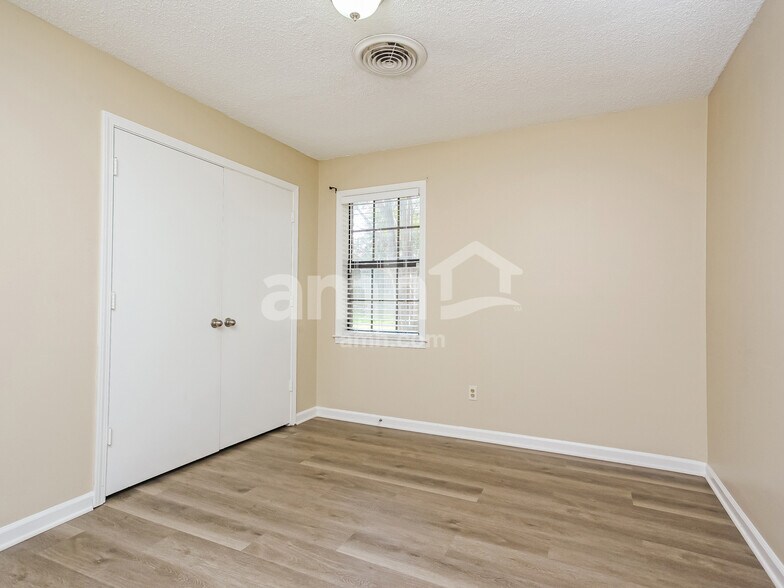 Building Photo - 3831 Innsbrook Dr