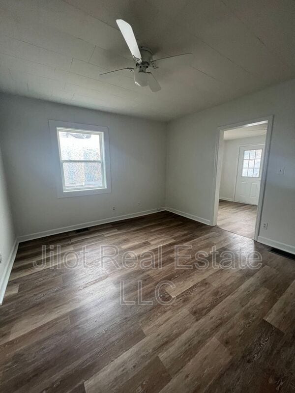 Building Photo - 3374 Colville Ave