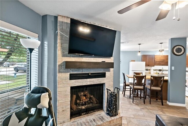 Building Photo - 2810 Forest Bend Dr