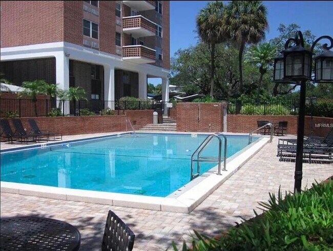 Building Photo - 4015 Bayshore Blvd