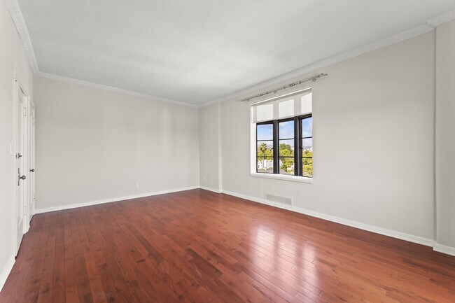 Building Photo - 1314 Hayworth Ave