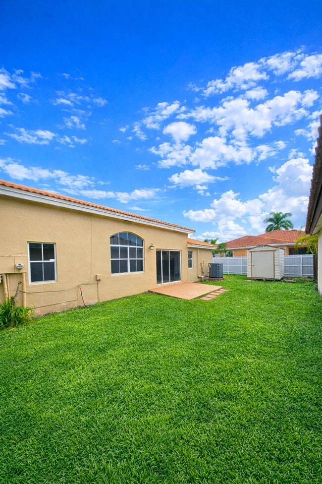 Building Photo - 12954 NW 8th Ln