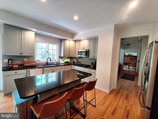 Building Photo - 7500 Tahoe Ct