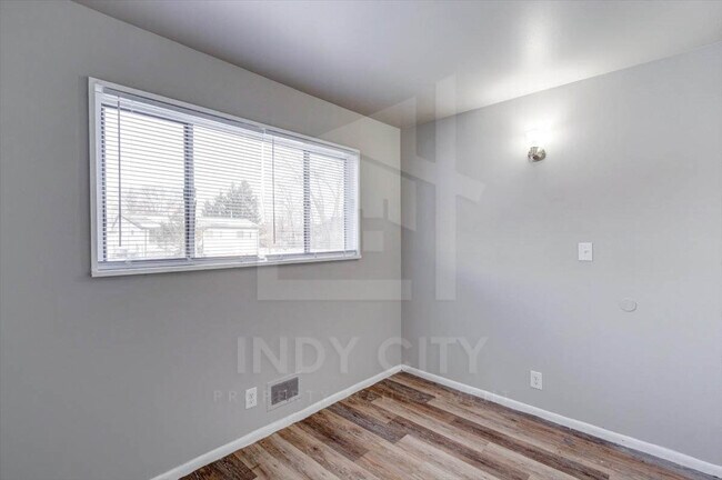 Building Photo - 750 S Dequincy St