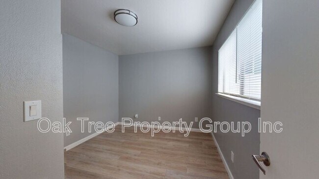 Building Photo - 351 Lester Ave