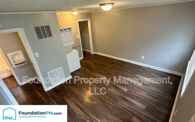 Building Photo - 3077 Beaumont Ave