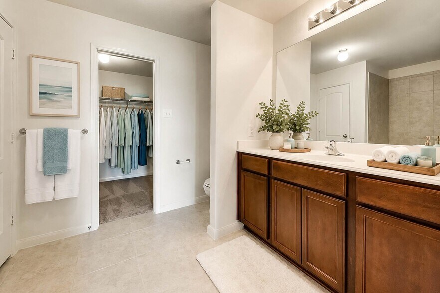 Building Photo - 1602 Kim Loan Dr