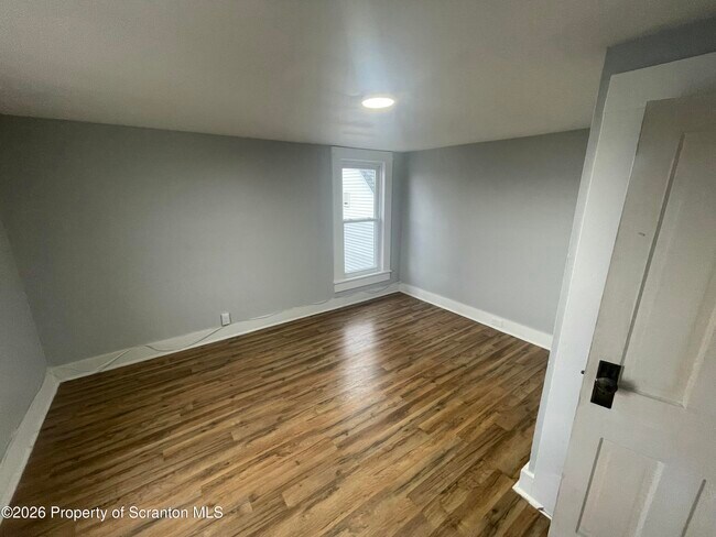 Building Photo - 949 N Irving Ave