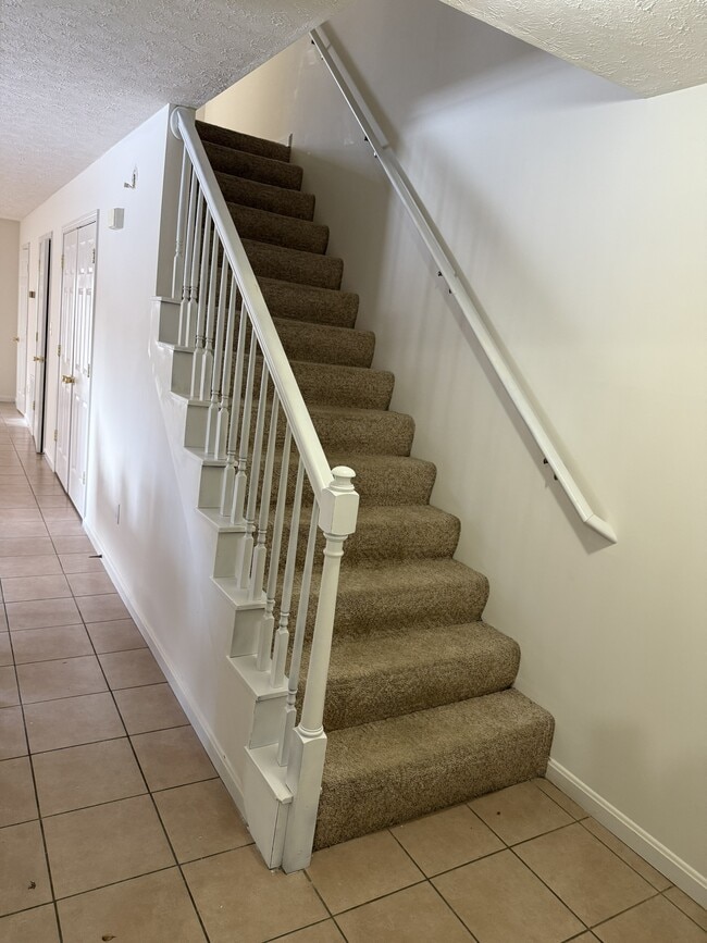 Building Photo - 132 Ash Ct