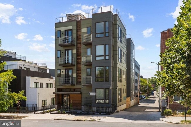 Building Photo - 1112 Montello Ave NE