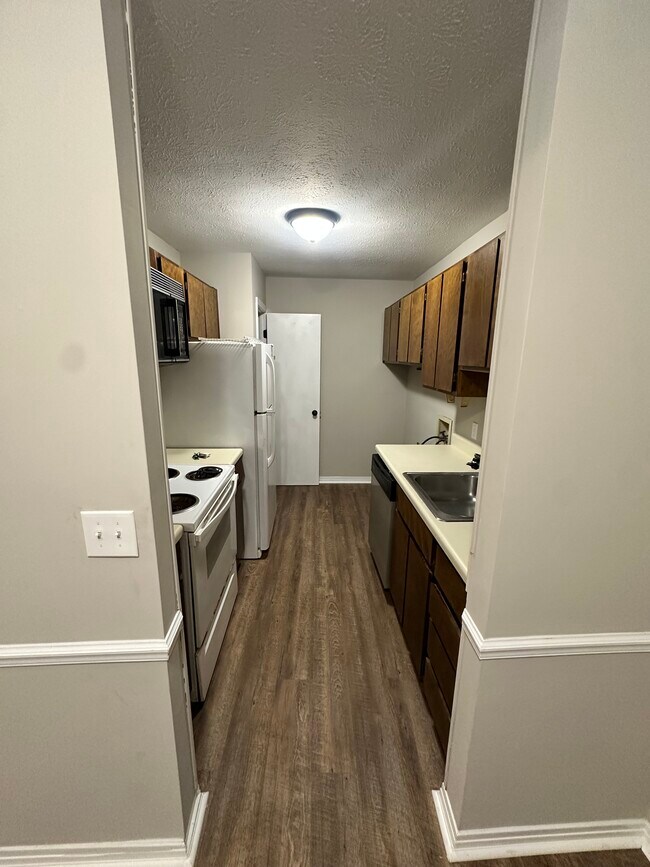 Building Photo - 20 Knights Cove