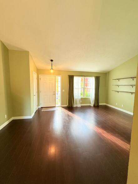 Building Photo - 1805 N 207th St