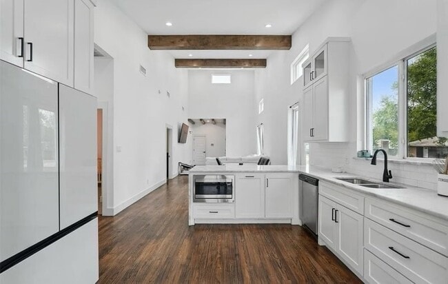 Building Photo - 3901 Sayle St
