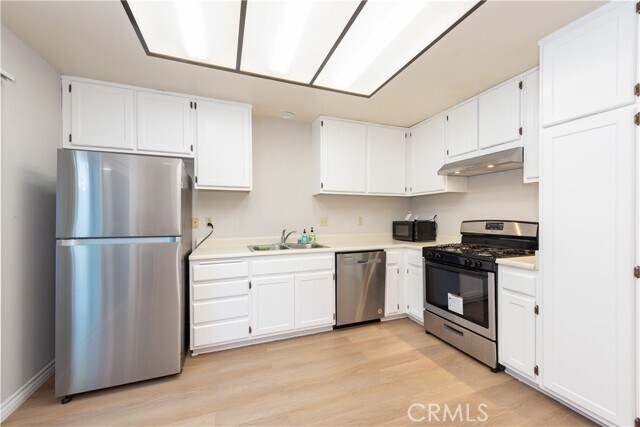 Building Photo - 656 Springbrook N