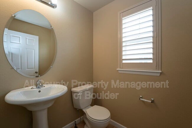 Building Photo - 1667 Venice Ln