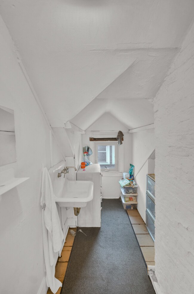 Building Photo - 807 Foster St