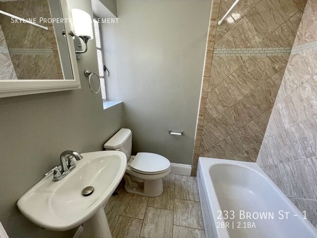 Building Photo - 233 Brown St