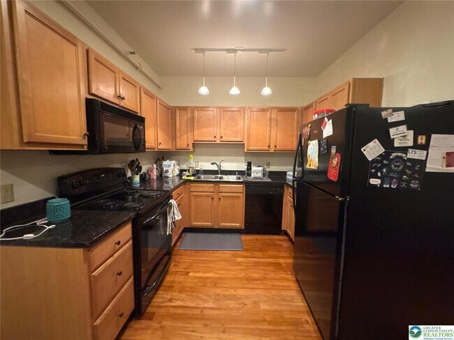 Building Photo - 11 W 2nd St