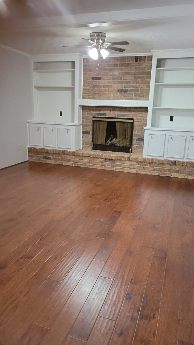 Building Photo - 5703 Green Timbers Dr