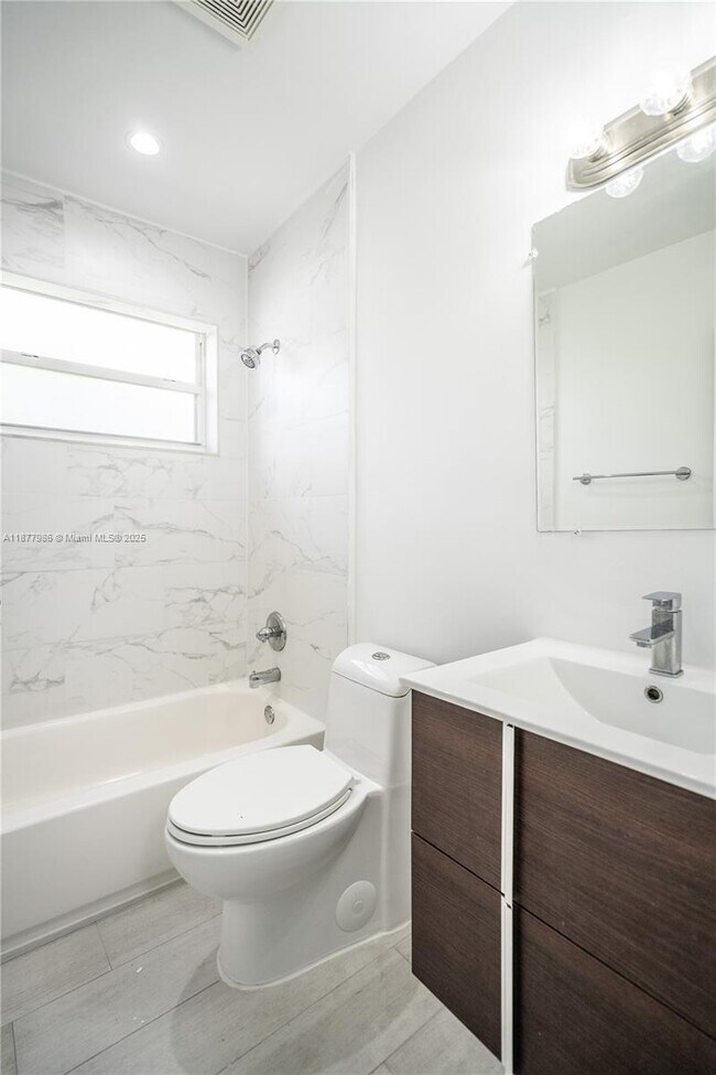 Building Photo - 465 NE 59th St