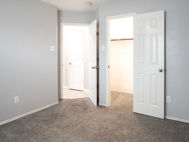 Building Photo - 2414 Alcove Foster Ct