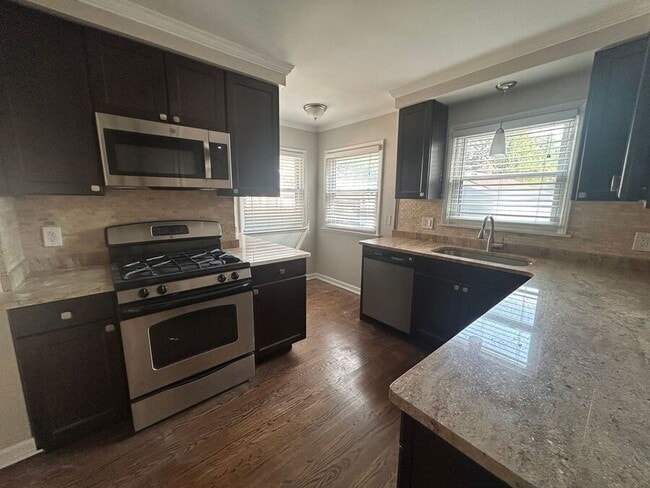 Building Photo - 2155 Harvard-
