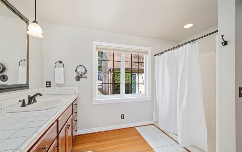 Building Photo - 3851 Cliffside Dr