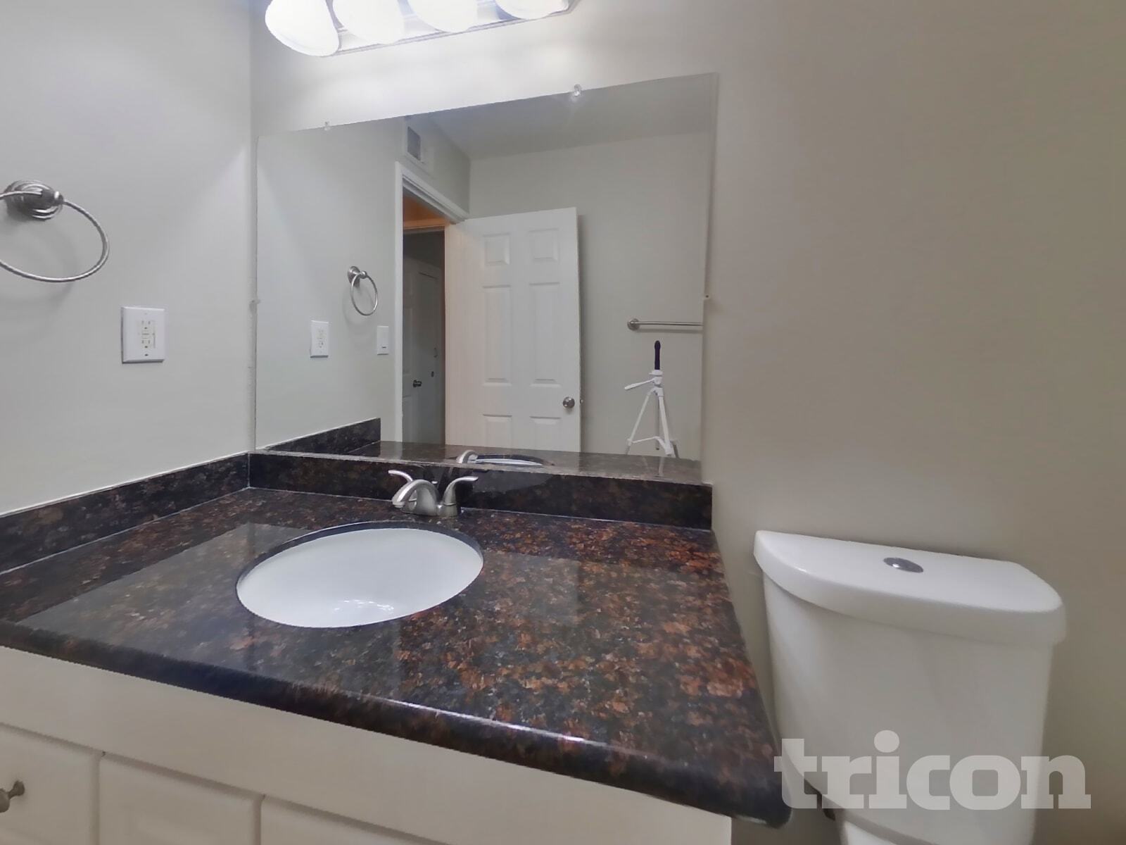 Building Photo - 378 Acacia St