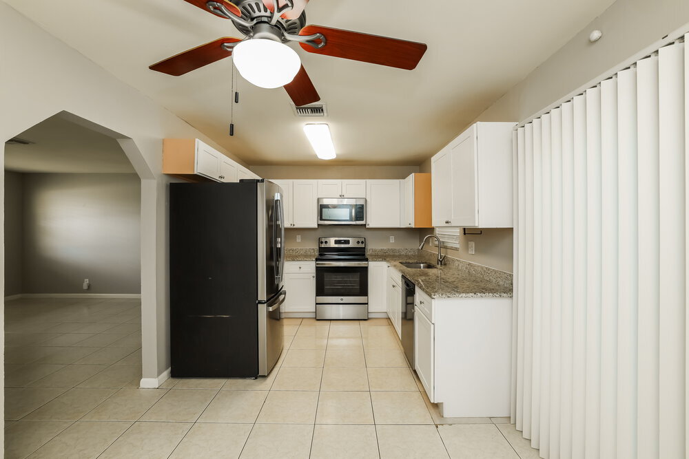 Building Photo - 295 Cherry St