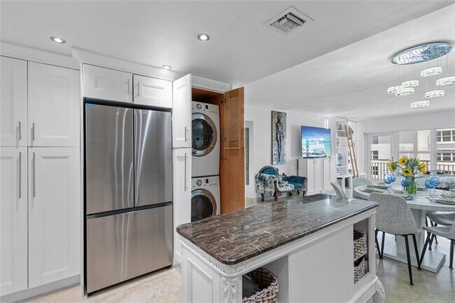 Building Photo - 3850 Galt Ocean Dr