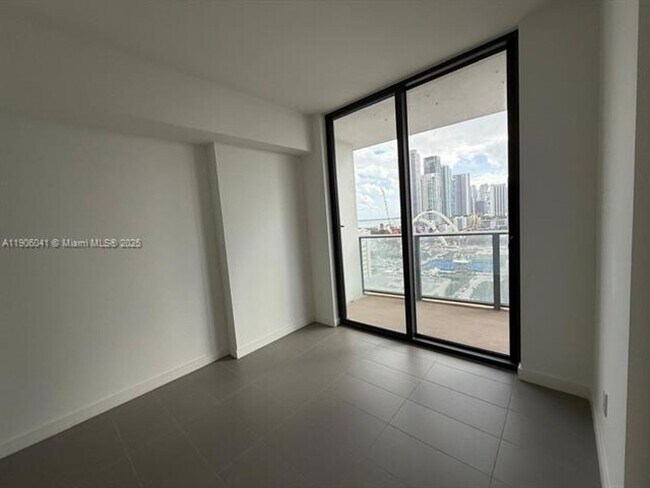 Building Photo - 1600 NE 1st Ave