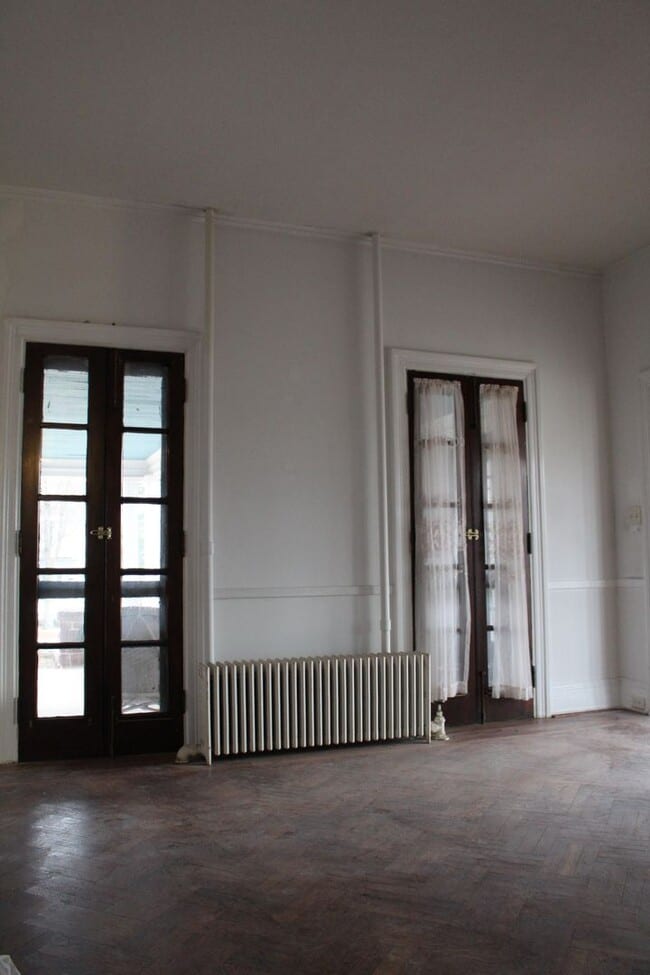 Building Photo - 1st floor apartment