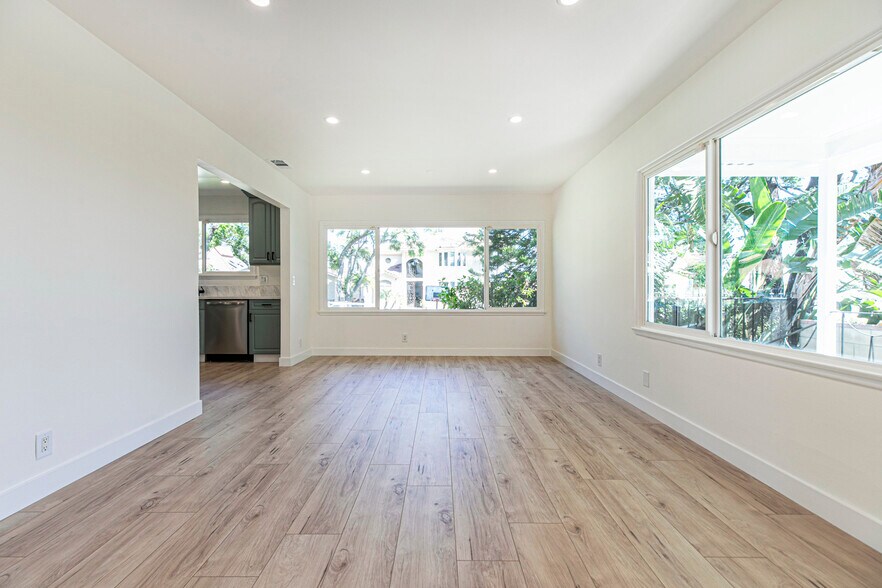 Building Photo - 1061 E Santa Anita Ave